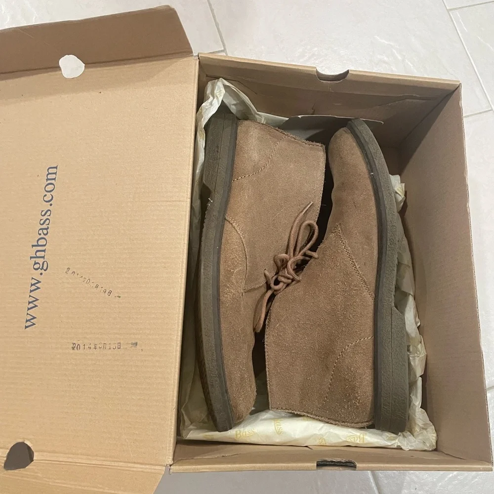 G.H.Bass & Co Timothy Suede Lace up Chukka Desert Shoes in Tan Suede, Mens sz 9M